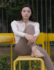 《xxx13-美女脚奴vk》